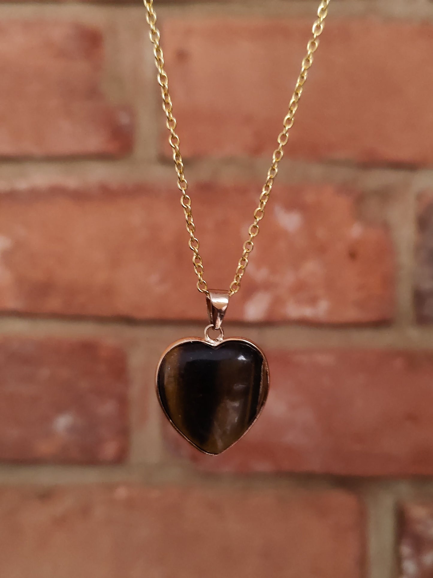 Gold Chain Heart Natural Crystal Stone Necklace Pendant Funky Cute Polished Chakra Stone Mounted on the Base Necklace Pendant
