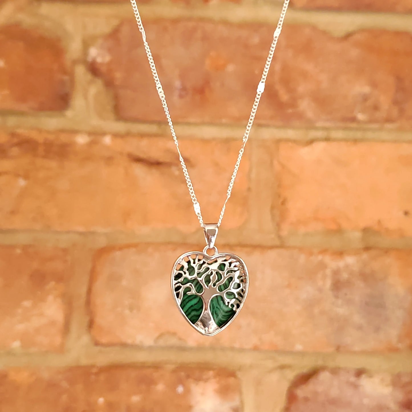 Heart Shape Tree of Life Mounted Aventurine Green Crystal Pendant Necklace Natural Stone Positive Energy Chakra Pendants Silver Chain