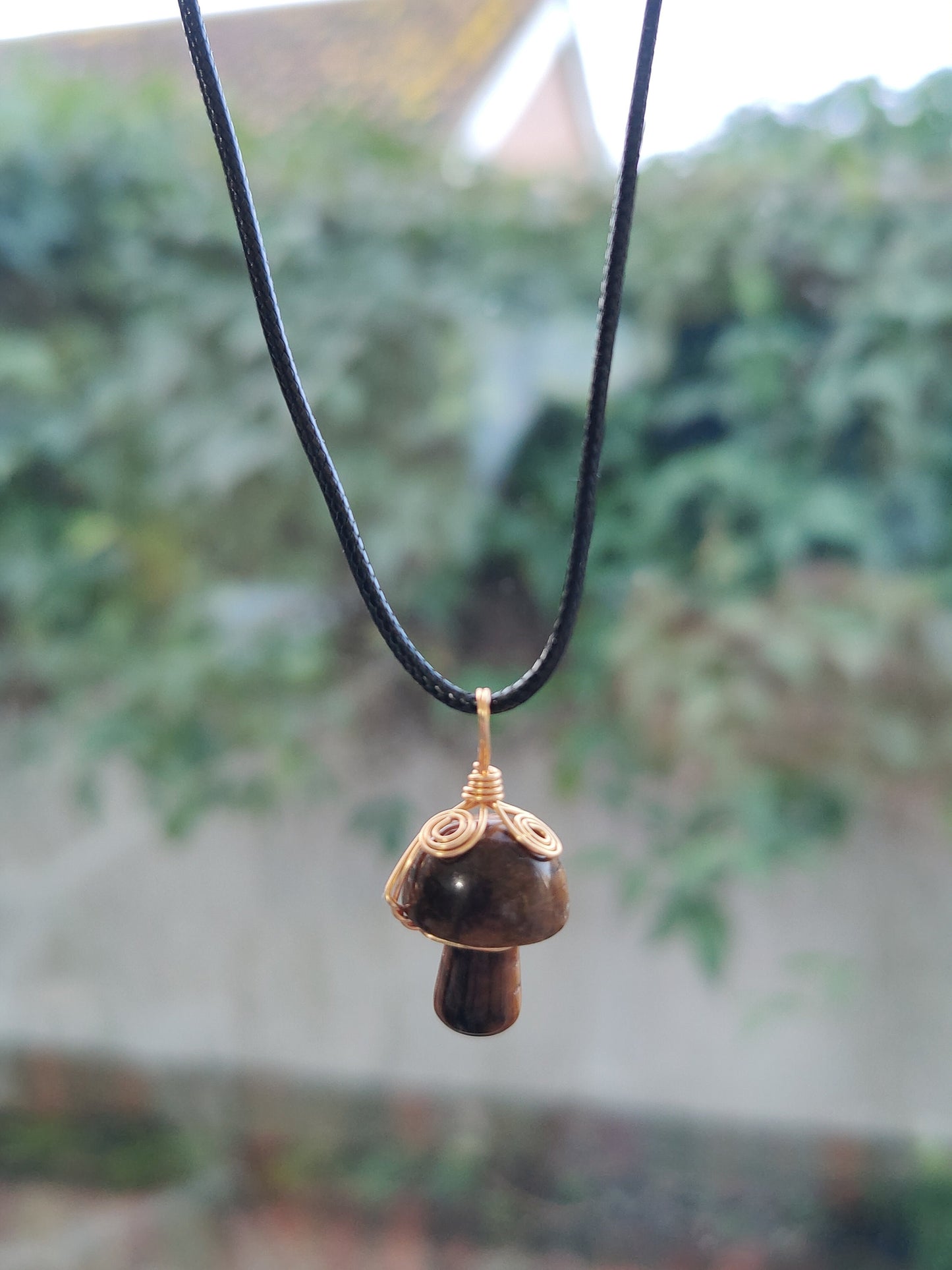 Gold Chain Rose Quartz Hand Wired Mushroom Natural Crystal Stone Necklace Pendant Funky Cute Polished Chakra Stone