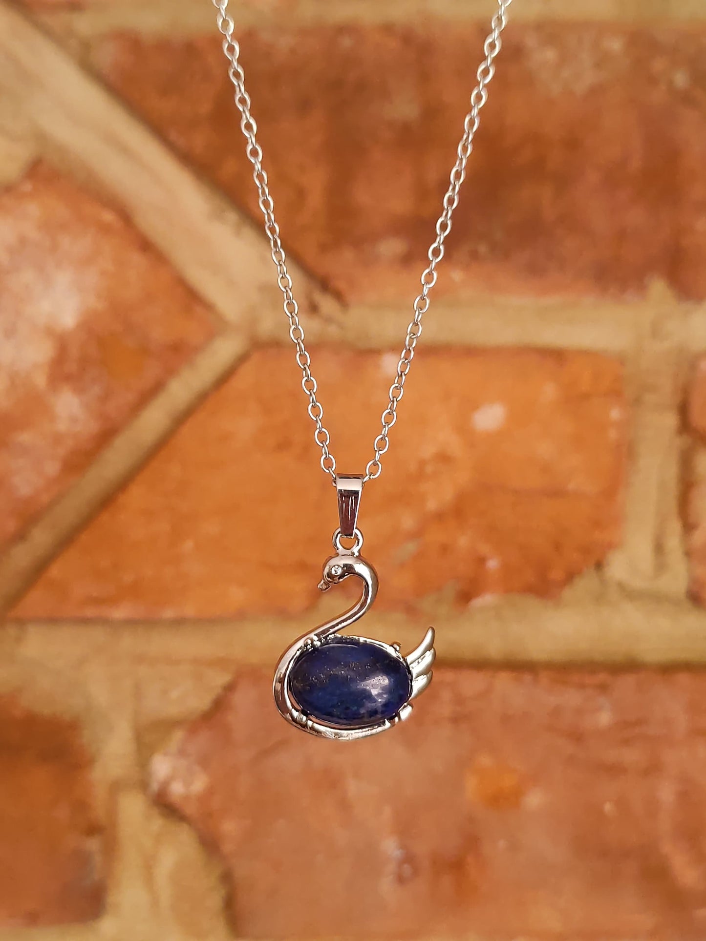 Swan Shape  Mounted Crystal Pendant Necklace Natural Stone Positive Energy Chakra Pendants Silver Chain Necklaces