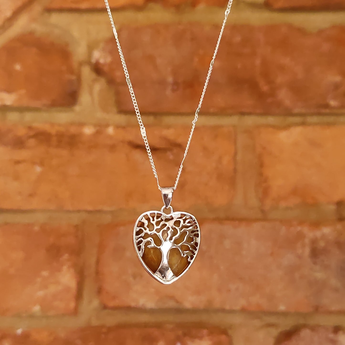 Heart Shape Tree of Life Mounted Crystal Pendant Necklace Natural Stone Positive Energy Chakra Pendants Silver Chain Necklaces