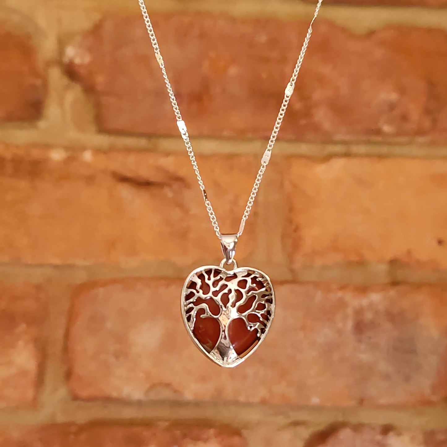 Heart Shape Tree of Life Mounted Crystal Pendant Necklace Natural Stone Positive Energy Chakra Pendants Silver Chain Necklaces